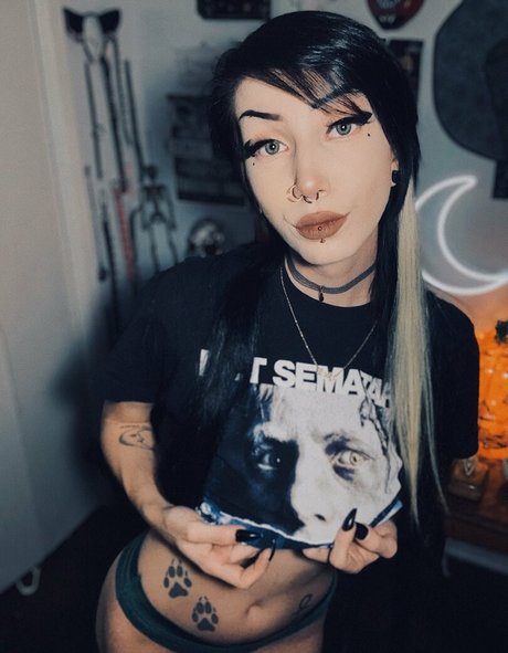 shemale sperma im mund onlyfans erwachsene nacktheit bild