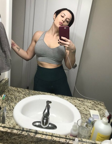 unconstrainedbyu pornostar schöne galerie