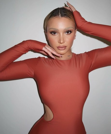 Camaryn Swanson perfekte sexy fotos