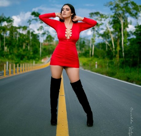 Mika Janneth erotische erwachsene bilder