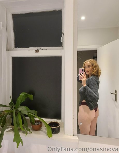 onasinova exklusive pornostar foto