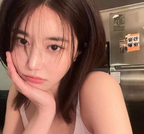 Lee Hayun xxx nackten bild