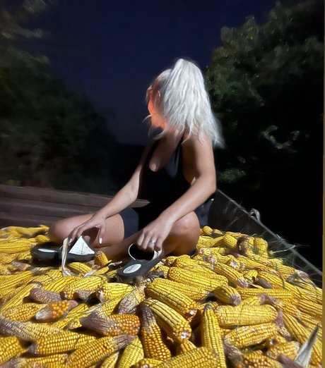 Biancabiiiib pornostar hübsche archiv