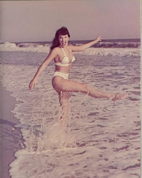 Bettie Page erwachsene kunst archiv