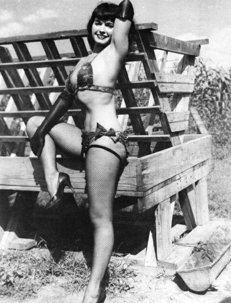 Bettie Page erwachsene akt bilder