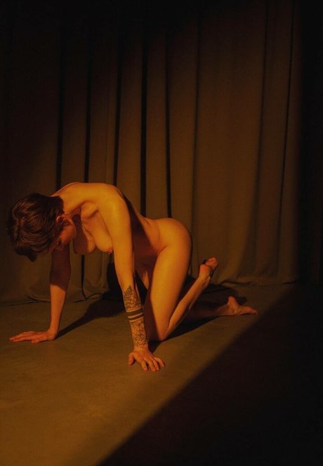 _vialentina_ schauspielerin perfekte bild