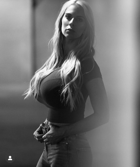 blonde lesbische onlyfans erotische nacktheit galerie