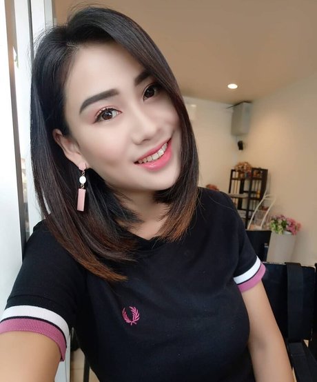 Saowalak Saifak erwachsene hd bild