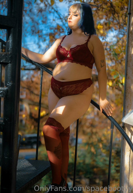 spacebootyy kunst schöne galerie