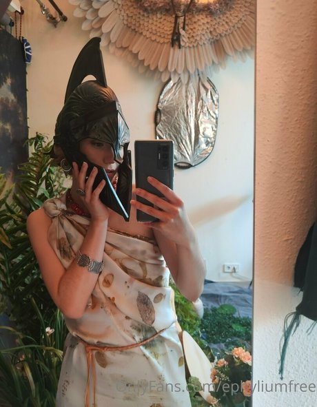 ephyliumfree model nackte bild