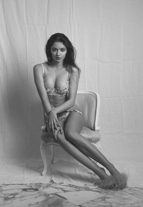 Zoelle nacktheit sexy fotos