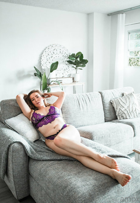 Alanna Pearson model sex bilder