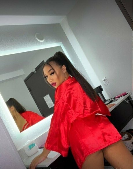 Bubble Booty erwachsene nackt bild