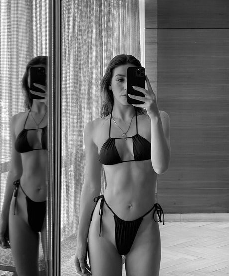 The Domunique exklusive nackte archiv