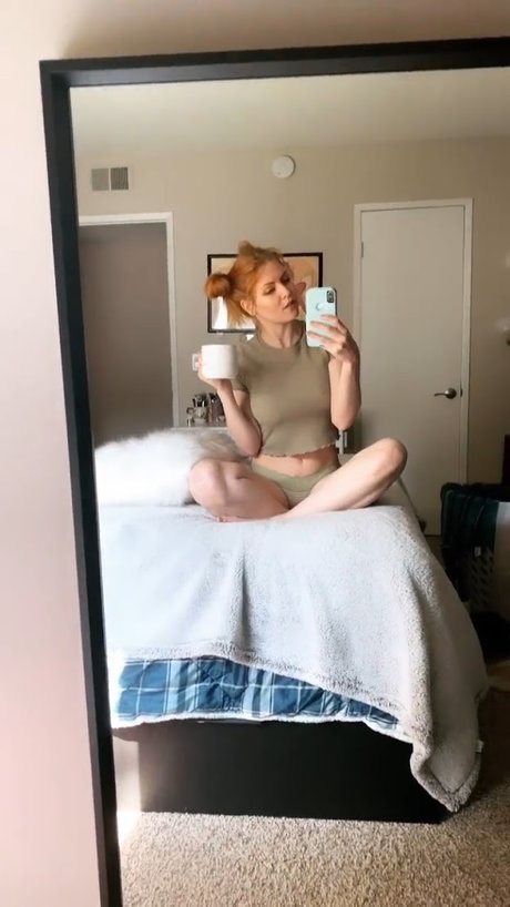 Maid of Might kunst nackt bild