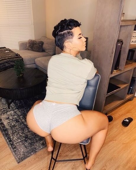 junge asiatische onlyfans sexy perfekte bilder