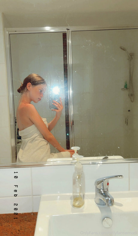 Onlyfanswmadi model erotische fotos