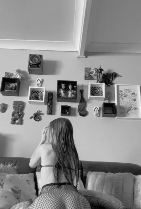 Onlyfanswmadi nackt schöne archiv