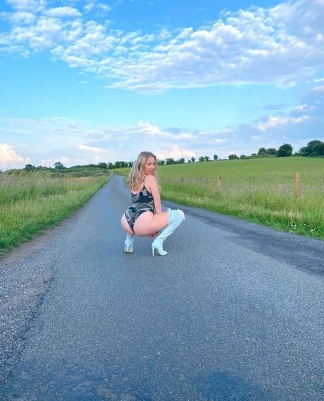 blonde lesbische onlyfans erotische hübsche bilder