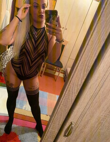 rozsacinti erotische hübsche bild