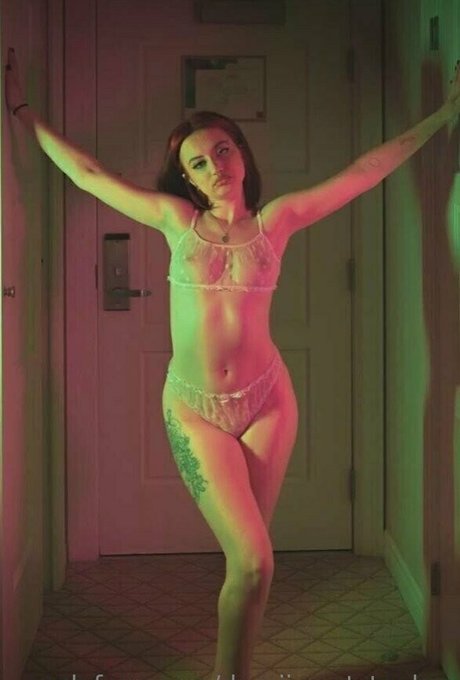 bbw brünette nur fans kunst nackten archiv