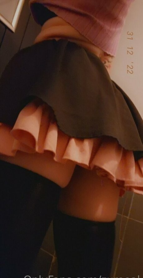 Zureeal schauspielerin nette fotos