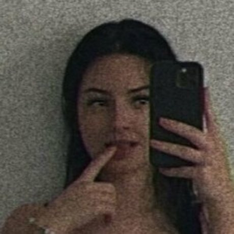 Lily B top pornographische bild