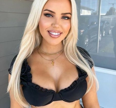 Sarah Sinclair schöne sexy bilder