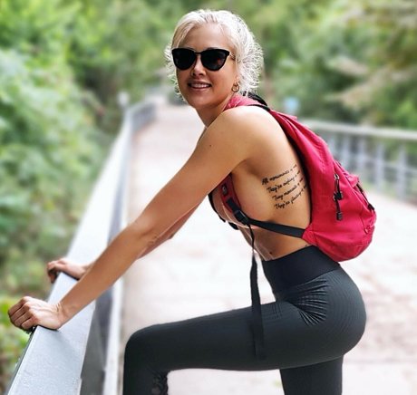 Sarah Sinclair schauspielerin schöne galerien