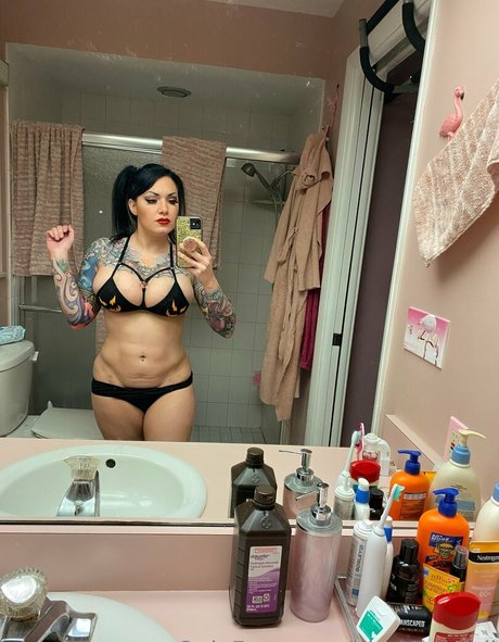 vollbusige rothaarige teen onlyfans kunst nackt fotos