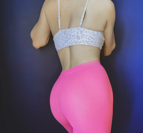 holy girl model perfekte bilder