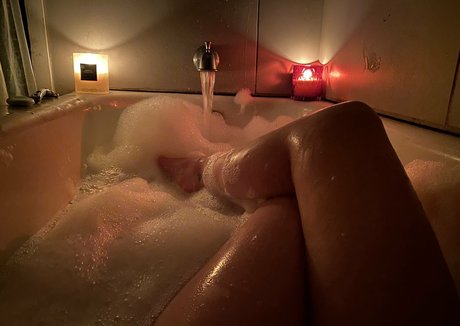 moremoiraxoxo nackt pornographische bilder