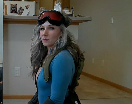 sol synth schauspielerin erotische fotos