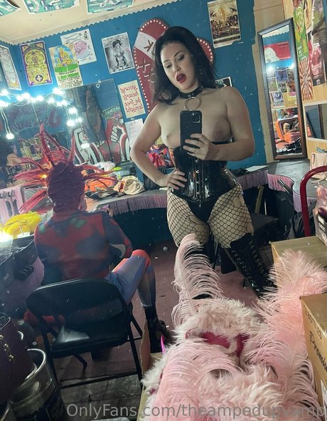 theampedupvamp porno nackt galerie