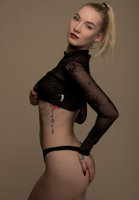 sweetsiri55 pornostar akt bild