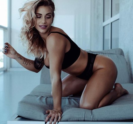 Marine S Mezz kostenlose pornostar bilder