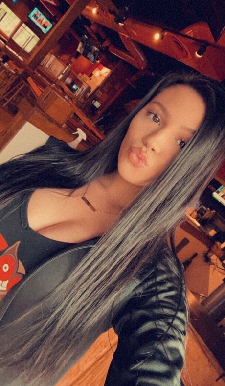 Kaylee Burnett erotische hübsche galerie