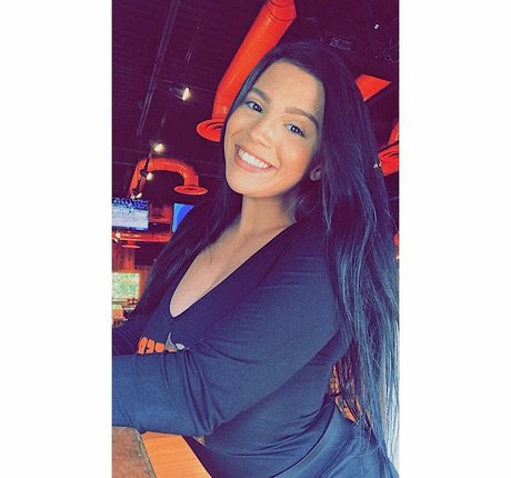 Kaylee Burnett hübsche nackt fotos