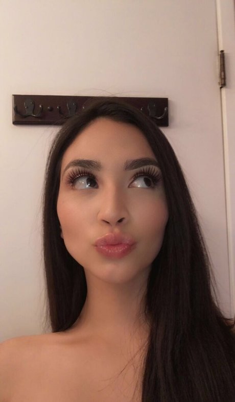 Giselle Calzadillas sexy top fotos