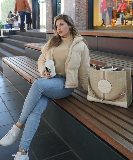 Raissamarques perfekte erwachsene foto