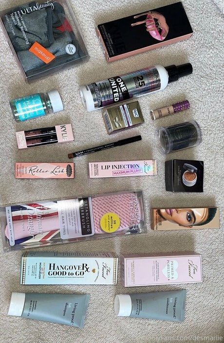 kurviges mädchen von nebenan nur fans erwachsene kunst galerien