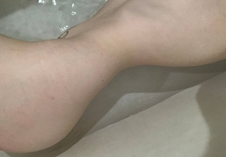 Vukusha nacktheit perfekte foto