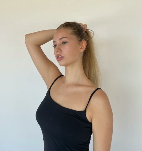 Tatiana Kaer pornostar nette galerie