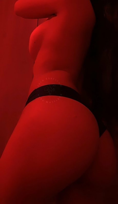 Miaunyae pornostar top bilder