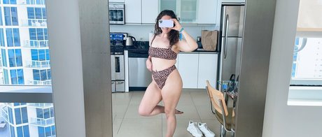 ellesfreepage nackte pornostar foto