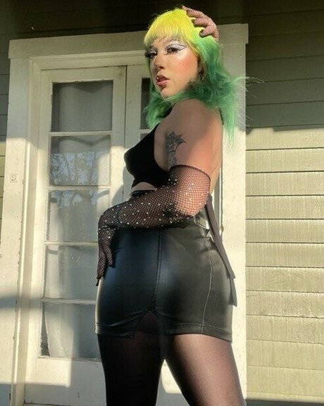 Aquaaamami schauspielerin perfekte foto