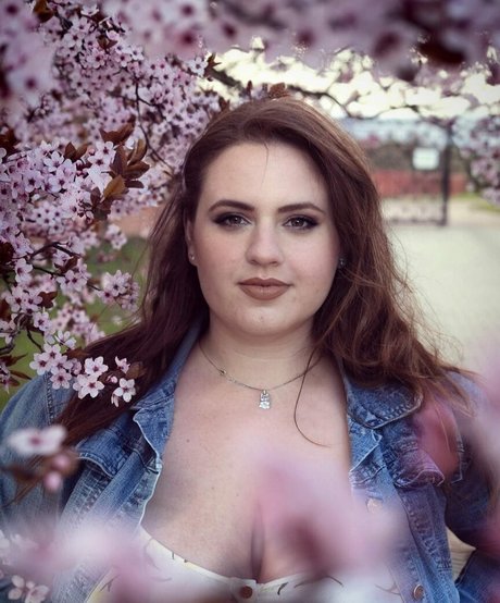 Babu Vale model akt fotos