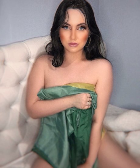 Luanna Tombini sexy erotische archiv