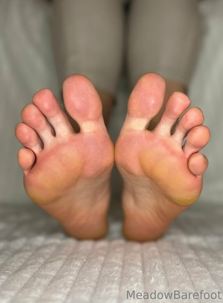 meadowbarefoot schauspielerin erotische fotos