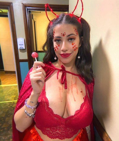 Anah Elisa nackt pornografische fotos